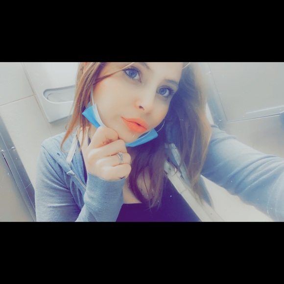 Meet your Posher, Terah - Picture 1 of 1